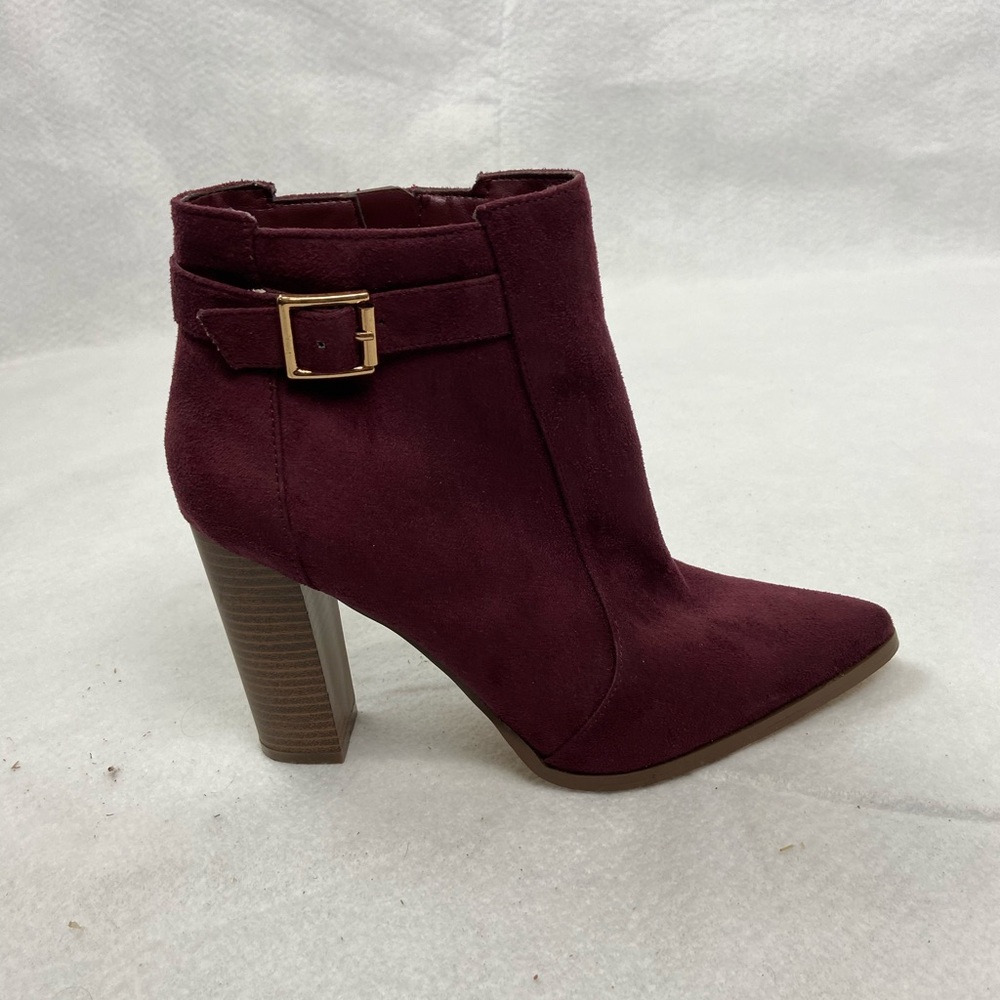 Charlotte Russe heel boots women’s size 9
